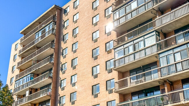 The Towers at Briarwood Condominium