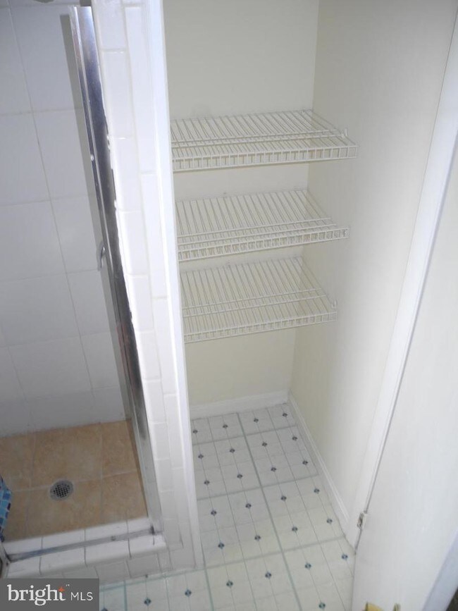 Building Photo - 1700 E Main St