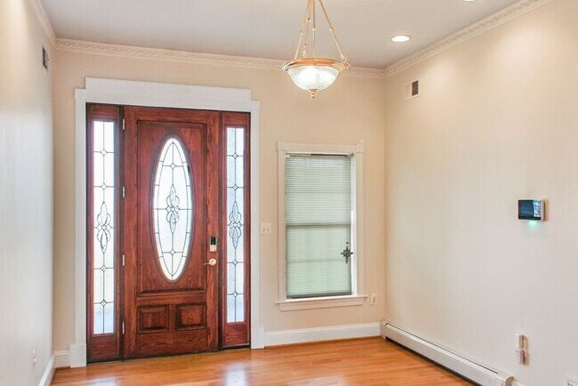 Foto del edificio - Incredible Pet Friendly 5 Bedroom/4 Full B...