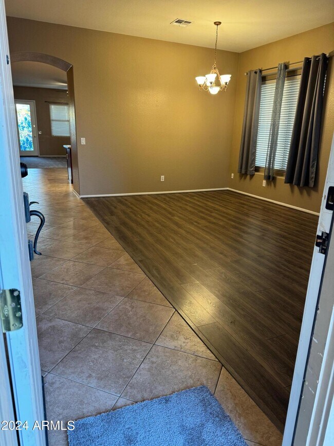 Foto del edificio - 7206 N 88th Ln