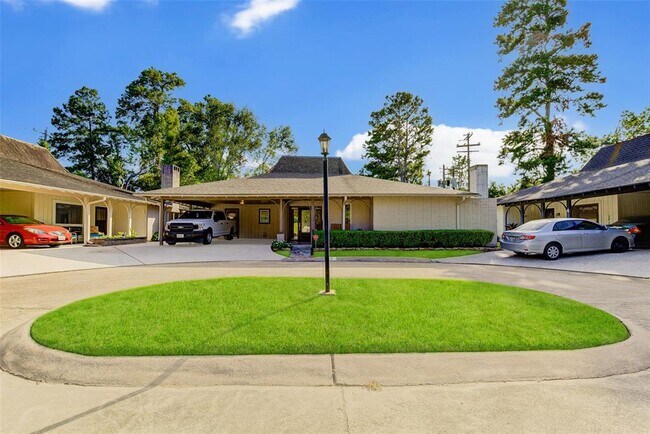 Building Photo - 3 Champions Colony E