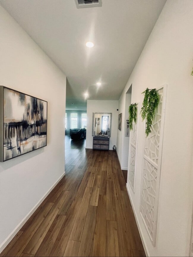 Building Photo - 2807 Gran Castillo Dr