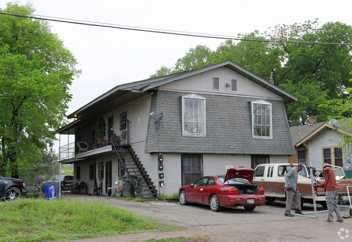 Primary Photo - 1415 Metropolitan Ave