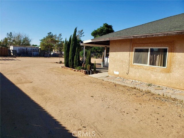 Foto del edificio - 21202 Balsa St