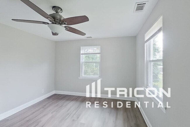 Foto del edificio - 3300 Maygreen Ave