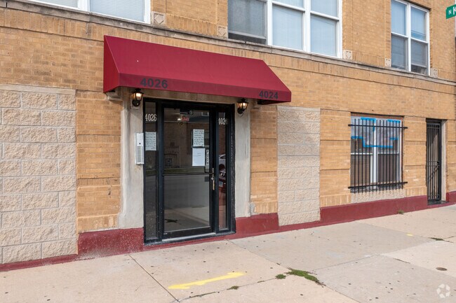 Entrance - 4024-4026 W Division St