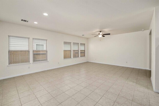 Foto del edificio - 225 Driftwood Ln
