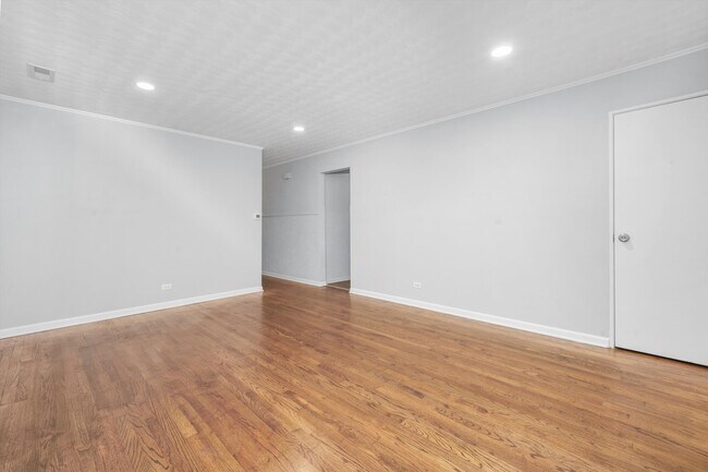 Building Photo - 9557 S Green St