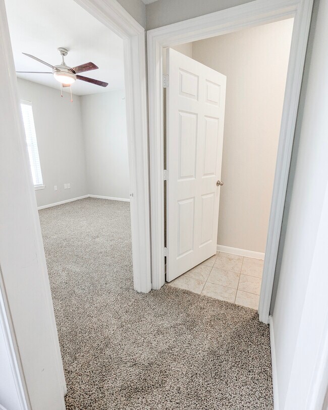 Hallway - Woodland Hills Luxury Apartments