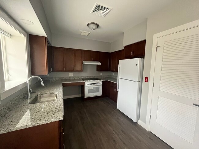 Building Photo - Lascana Homes