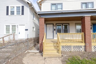 Building Photo - 618-620-620 Racine Ave