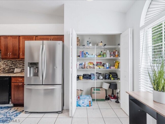 Building Photo - 4910 Cougar Ct N