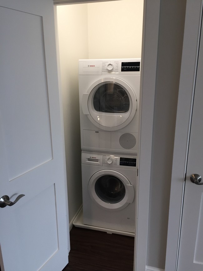 Bosch high efficient washer and dryer in unit - Idaho Park West