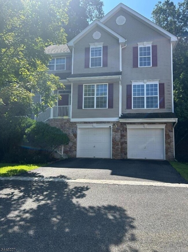 Building Photo - 310 Winding Hill Dr