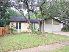 Building Photo - 2309 Granberry Dr