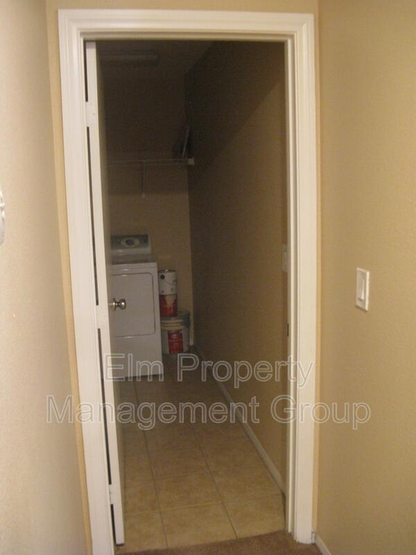 Building Photo - 5909 Sierra Cliff St
