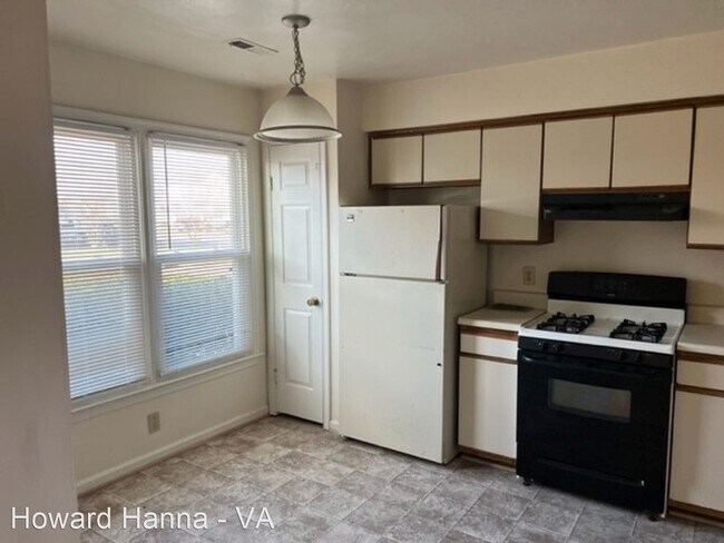 Building Photo - 3 br, 2.5 bath House - 748 Goodard Drive