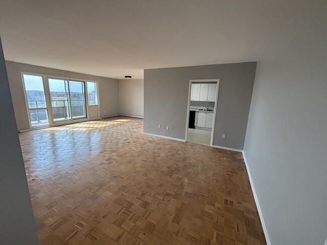 Building Photo - 1061 Queen's Blvd