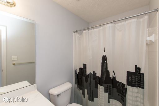 Foto del edificio - 2398 Hillsdale Dr