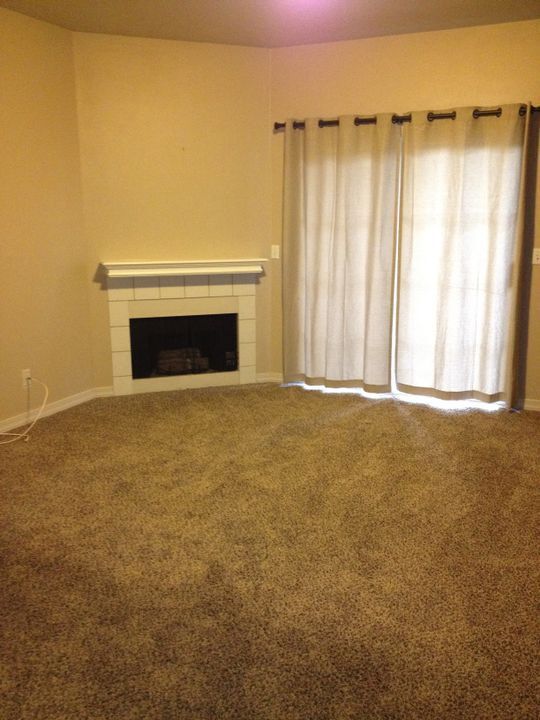living room w/gas fireplace - 150 S 800 E