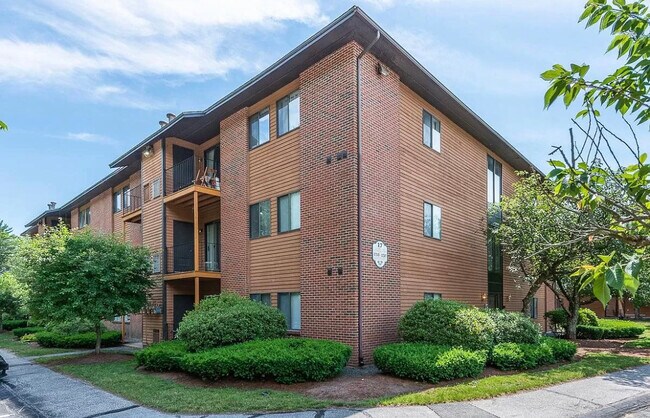 Building Photo - 1712 Blackstone Dr