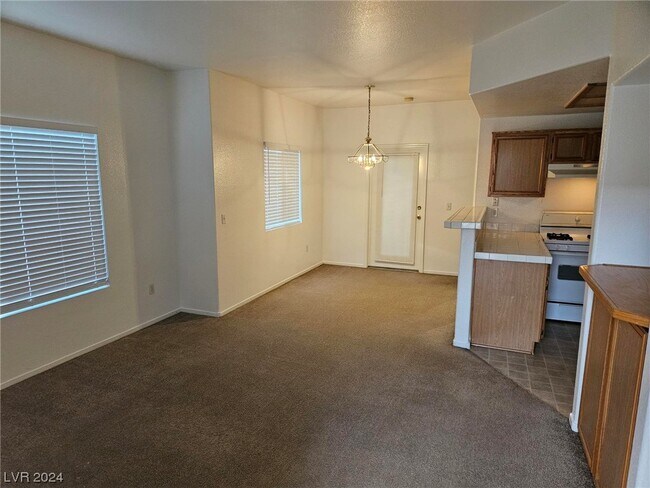 Foto del edificio - 9470 Peace Way