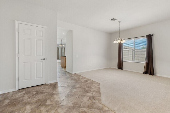 Foto del edificio - Nice East Mesa Home!