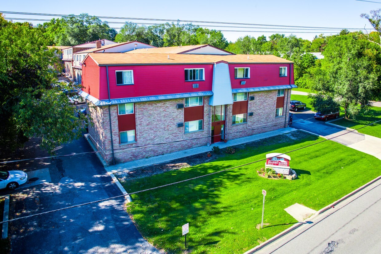 Primary Photo - 105 N Kendall Ave
