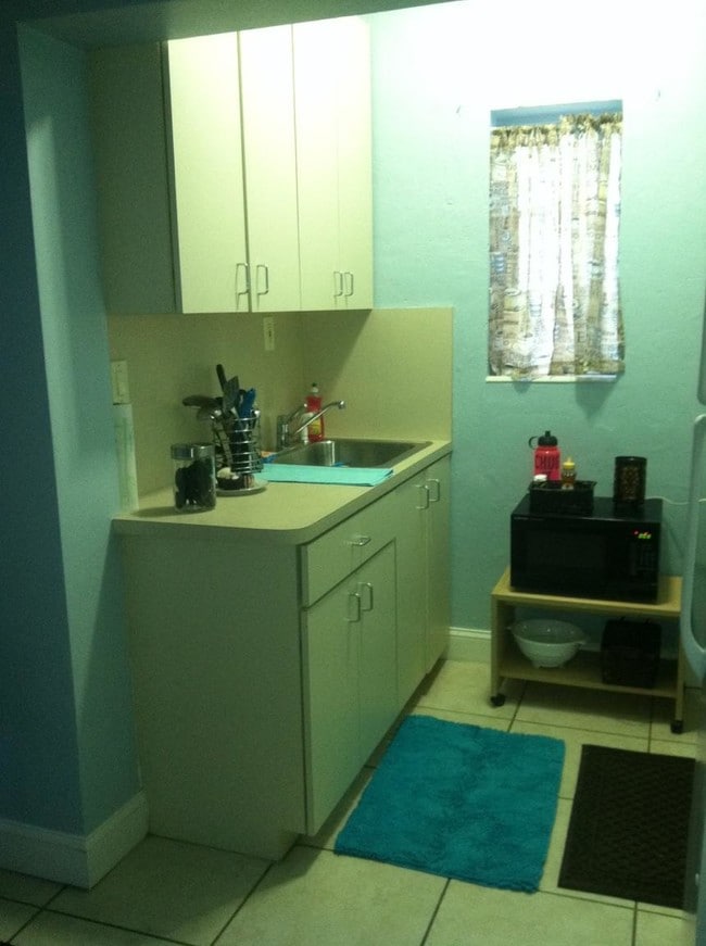 Foto del edificio - 6331 SW 80th St
