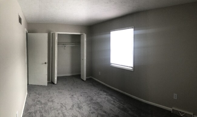 Foto del edificio - 2206 Harsh Ave SE