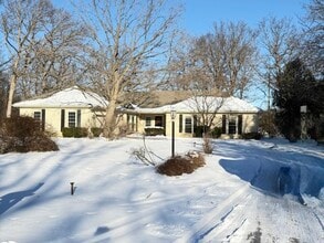 Building Photo - 145 Pine Tree Ln