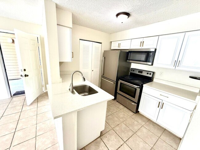 Foto del edificio - 1073 S Hiawassee Rd