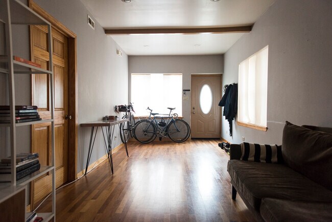 Foto del edificio - 1423 W Walton St