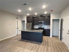 Building Photo - 422 Tower Ridge Cir