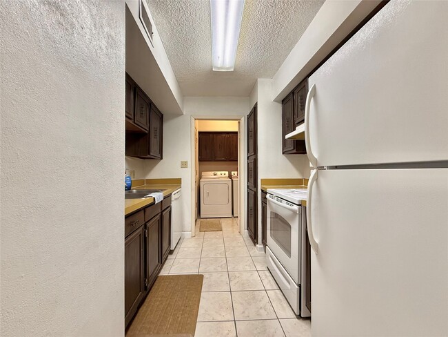 Building Photo - 11002 Hammerly Blvd