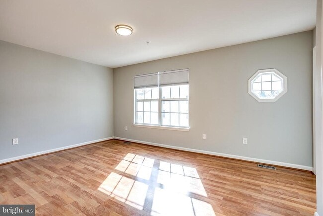 Building Photo - 8867 Goose Landing Cir