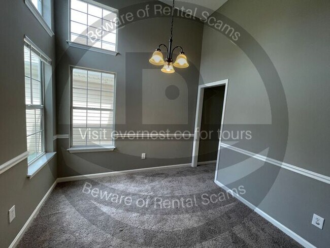 Building Photo - 1717 Bradford Ln