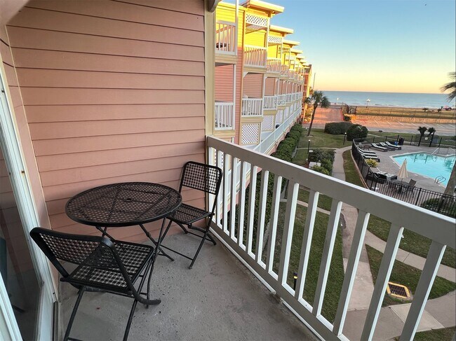 Foto del edificio - 6300 Seawall Blvd