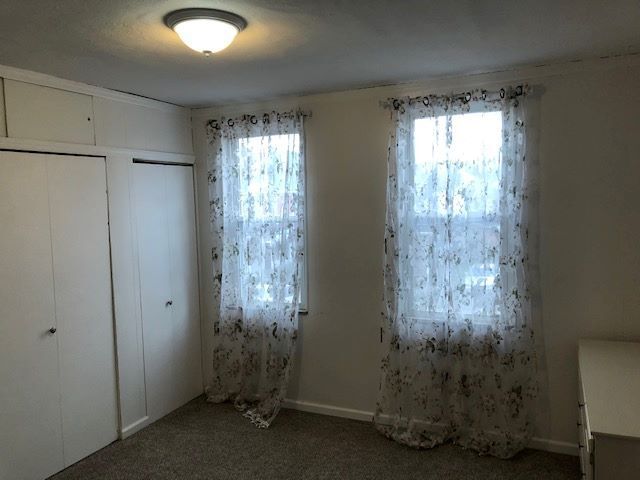 Building Photo - Beautiful McKees Rocks 2 BR