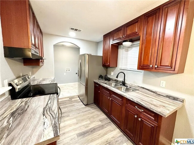 Foto del edificio - 736 Grice Dr