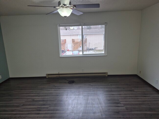 Living room - 802 Broadway Ave