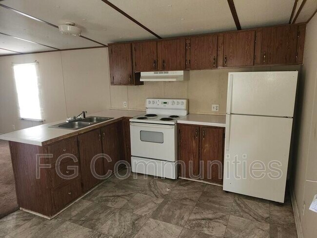 Foto del edificio - 1003 Crystal Blvd