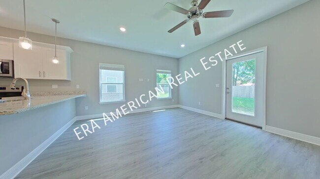 Building Photo - 844 Fairview Dr