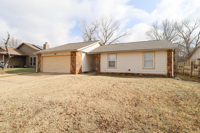 Foto del edificio - 3 Bed | 1 Bath in East Tulsa!