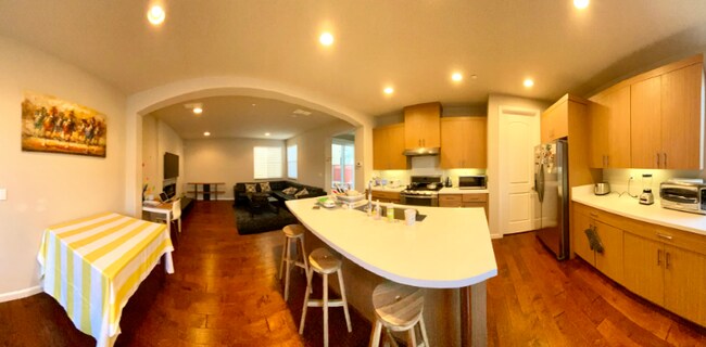 Building Photo - 622 Montage Cir
