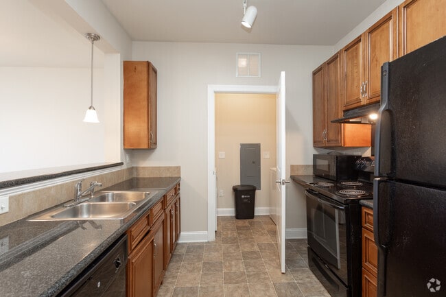 1BR , 1,5BA - Unidad 1050SF 21 con comedor - Cocina - Grace Park