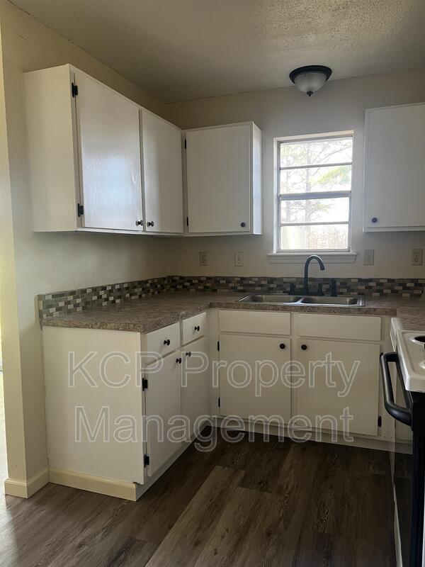Building Photo - 2726 Rudy Rd
