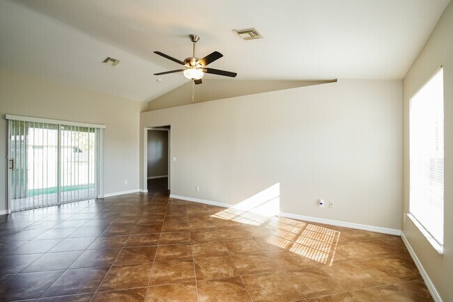 Foto del edificio - 218 SW 11th Ave