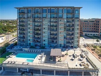 Building Photo - 1001 Belleview St