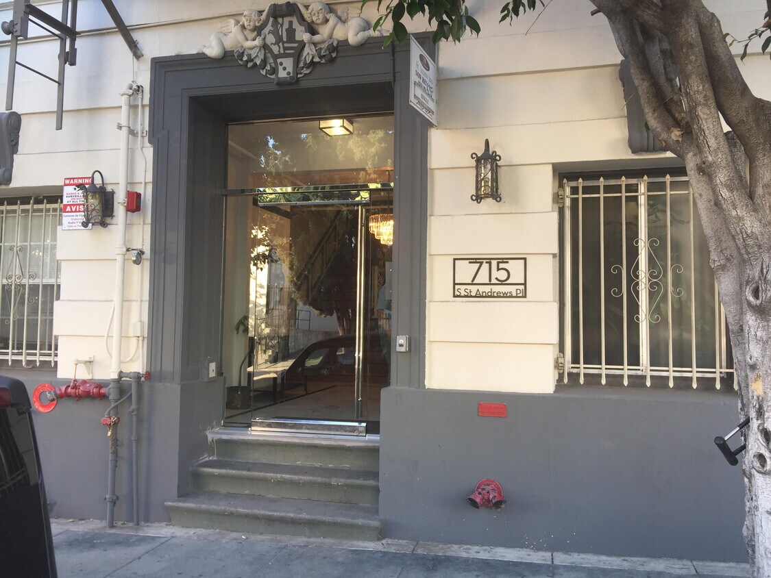 SAP St. Andrews Place Apartments in Los Angeles, CA